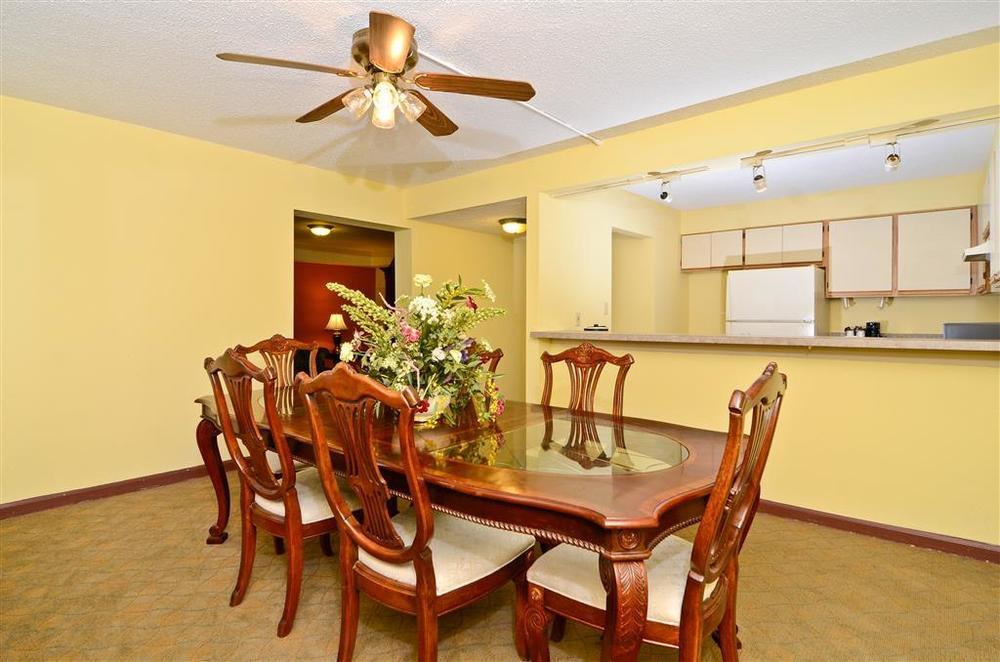 Best Western Louisville East Inn & Suites Habitación foto
